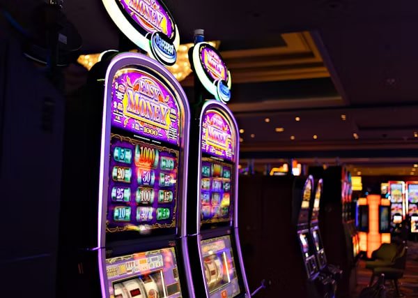 9gld Casino live dealer table games on mobile screen Philippines